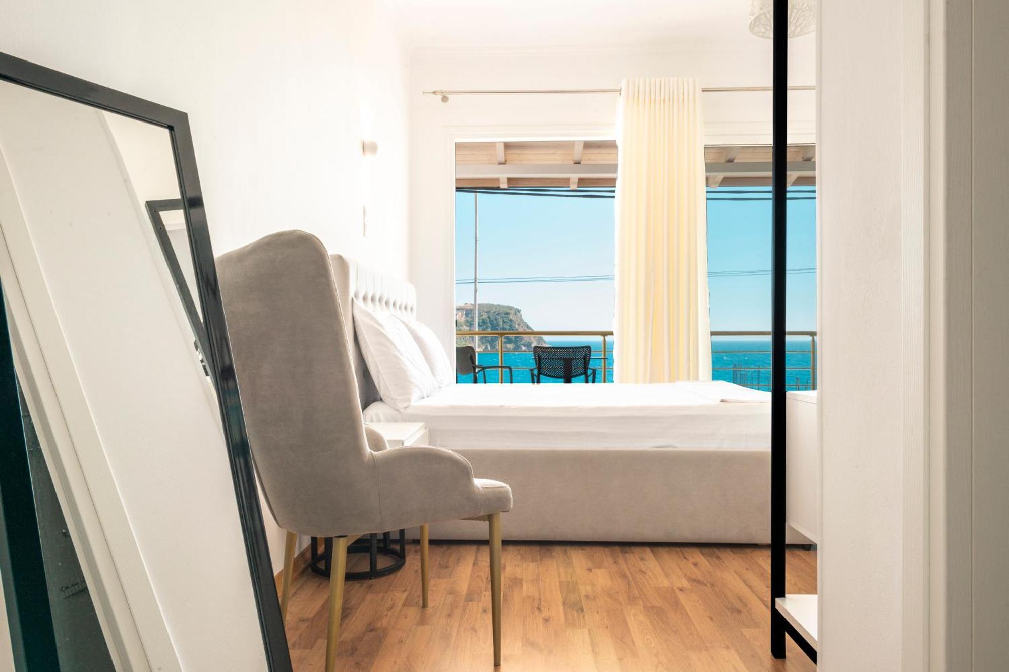 Ionio Rooms Himare Exterior photo