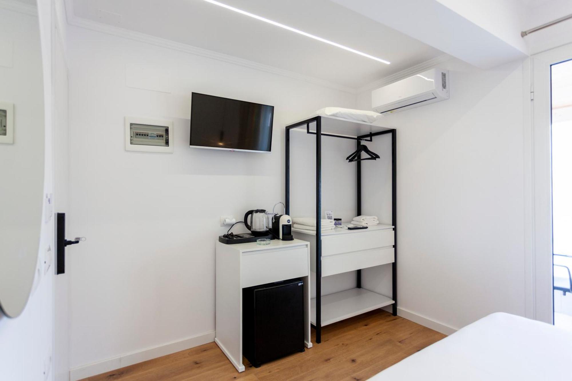 Ionio Rooms Himare Exterior photo