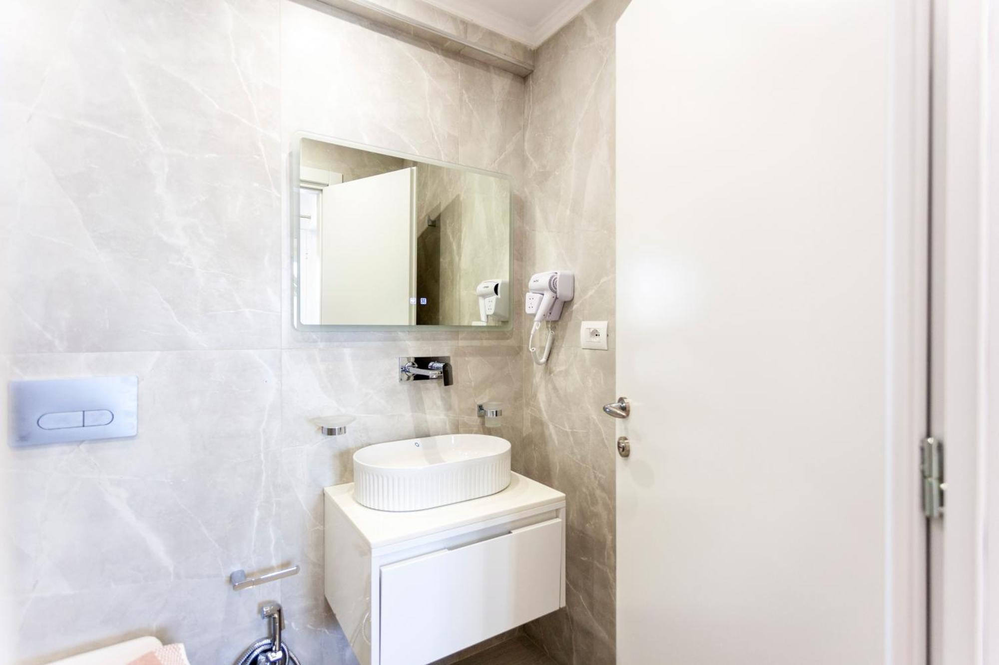Ionio Rooms Himare Exterior photo